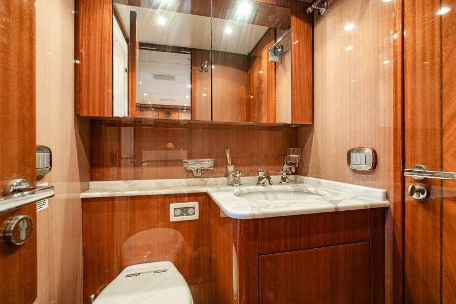 2010 Leopard Leopard 27 Sport