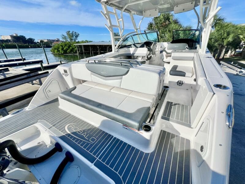 2021 Robalo R317