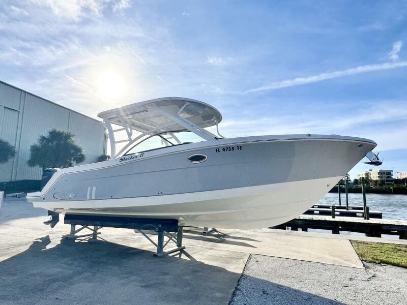 2021 Robalo R317