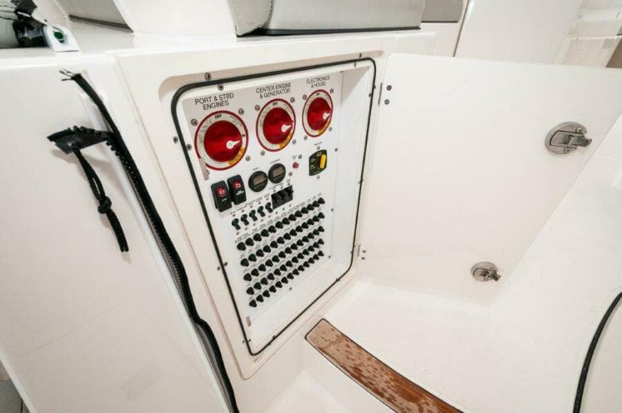 2023 Pursuit DC 365 Dual Console