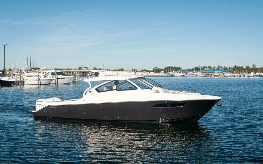 2023 Pursuit DC 365 Dual Console