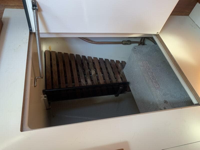 1987 Nonsuch Ultra 30