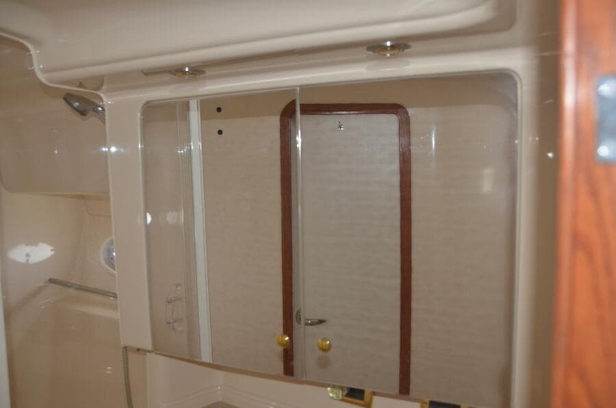 Sea Ray 46 4 RICH-SHER OR POORER - Master Ensuite Head