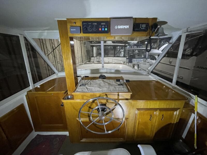 Upper Helm with Wood Console and Garmin Electronics – Egg Harbor 40