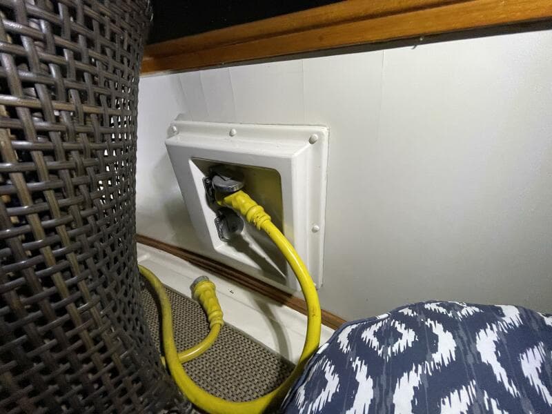 1986 Egg Harbor 40 Motor Yacht