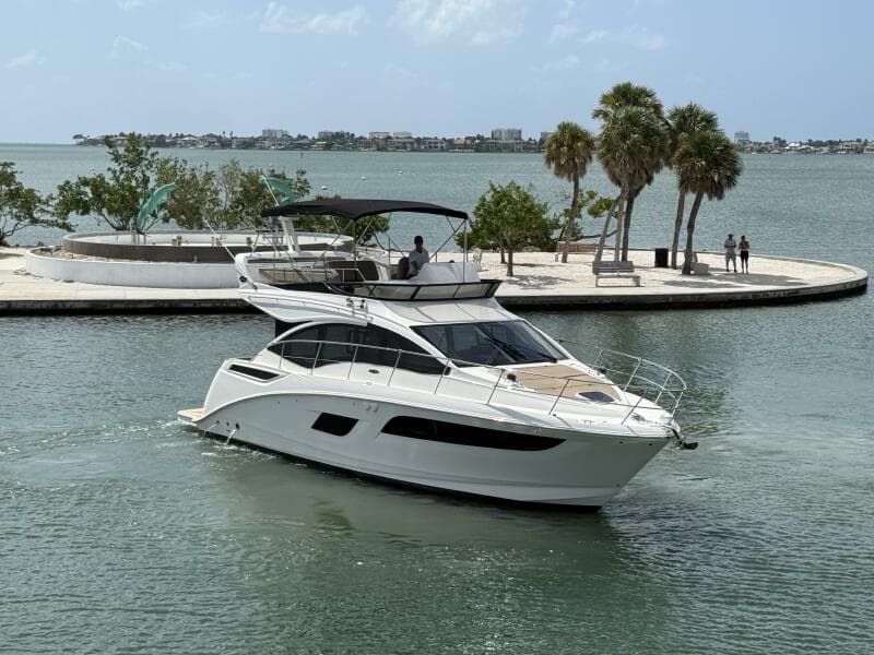 2018 Sea Ray FLY 400