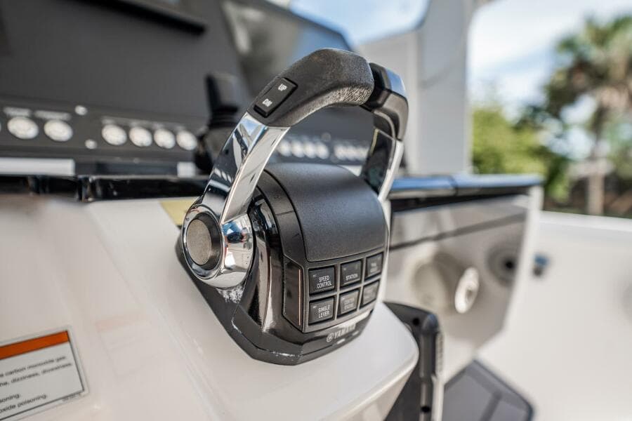 2021 Everglades 335 Center Console