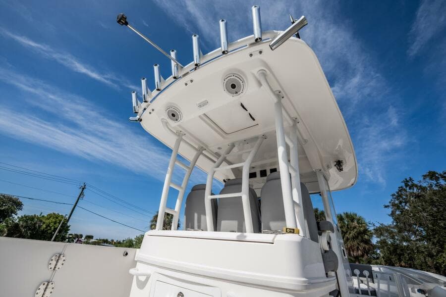 2021 Everglades 335 Center Console