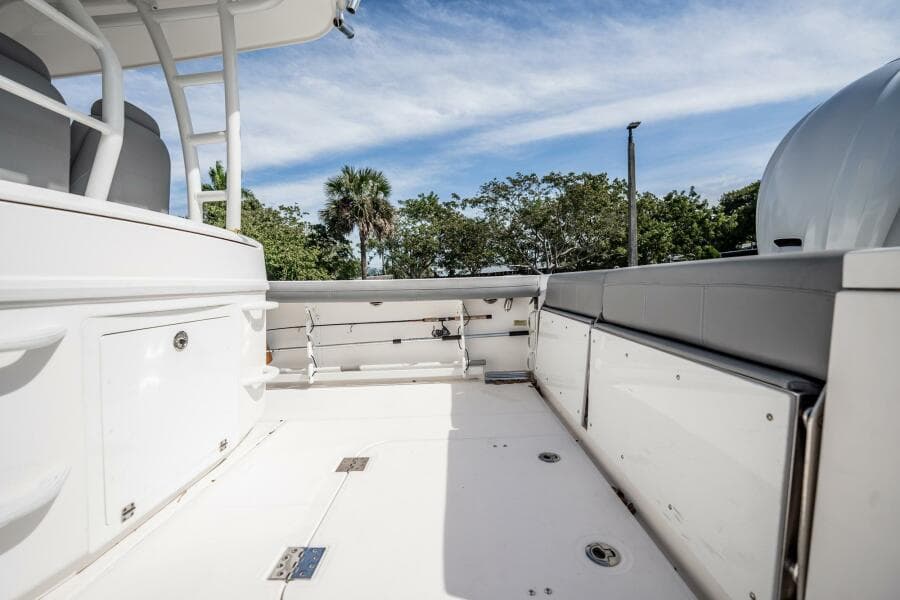 2021 Everglades 335 Center Console