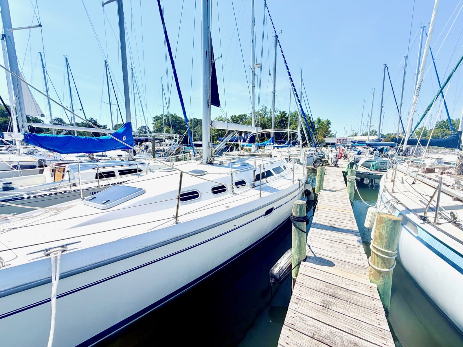 2001 Catalina 380 - Photo 1