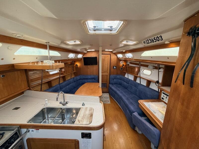 2001 Catalina 380