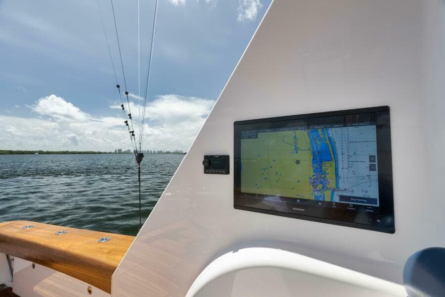 2024 Viking 68 Convertible- GYS TRADE- Cockpit