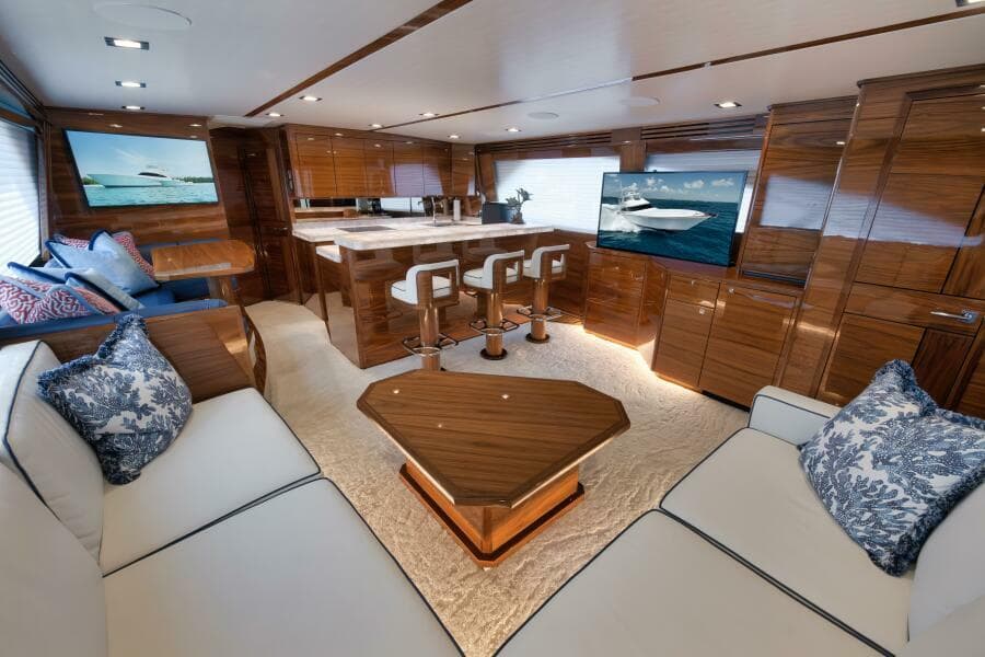 2024 Viking 68 Convertible- GYS TRADE- Salon