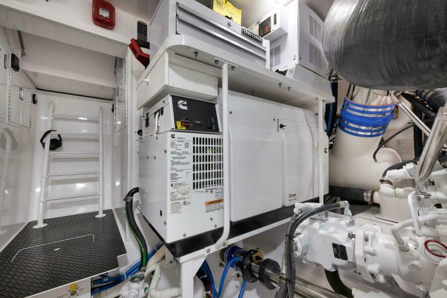 2024 Viking 68 Convertible- GYS TRADE- Generator