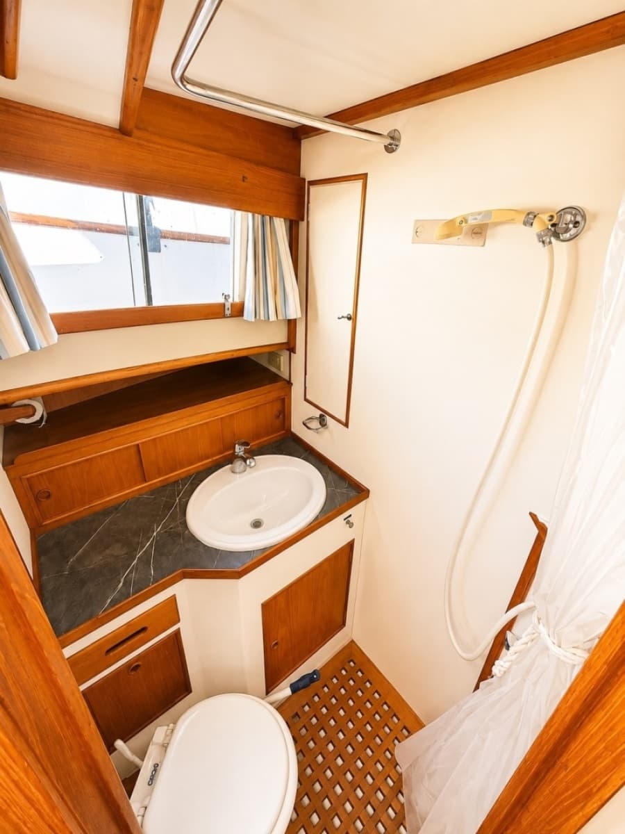 1985 Grand Banks 36 Classic - Photo 9