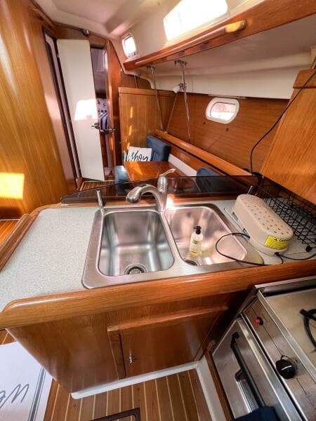 2005 Catalina 350