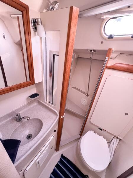 2005 Catalina 350