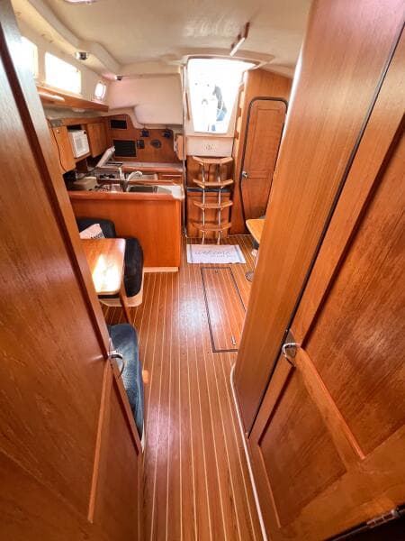 2005 Catalina 350
