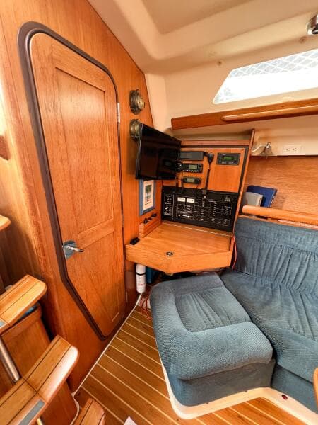 2005 Catalina 350