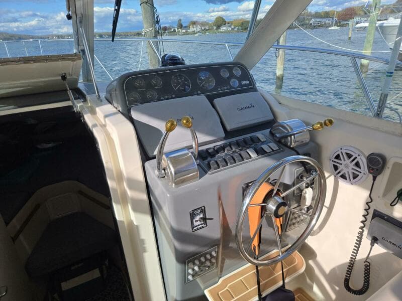 1998 Tiara Yachts Coronet