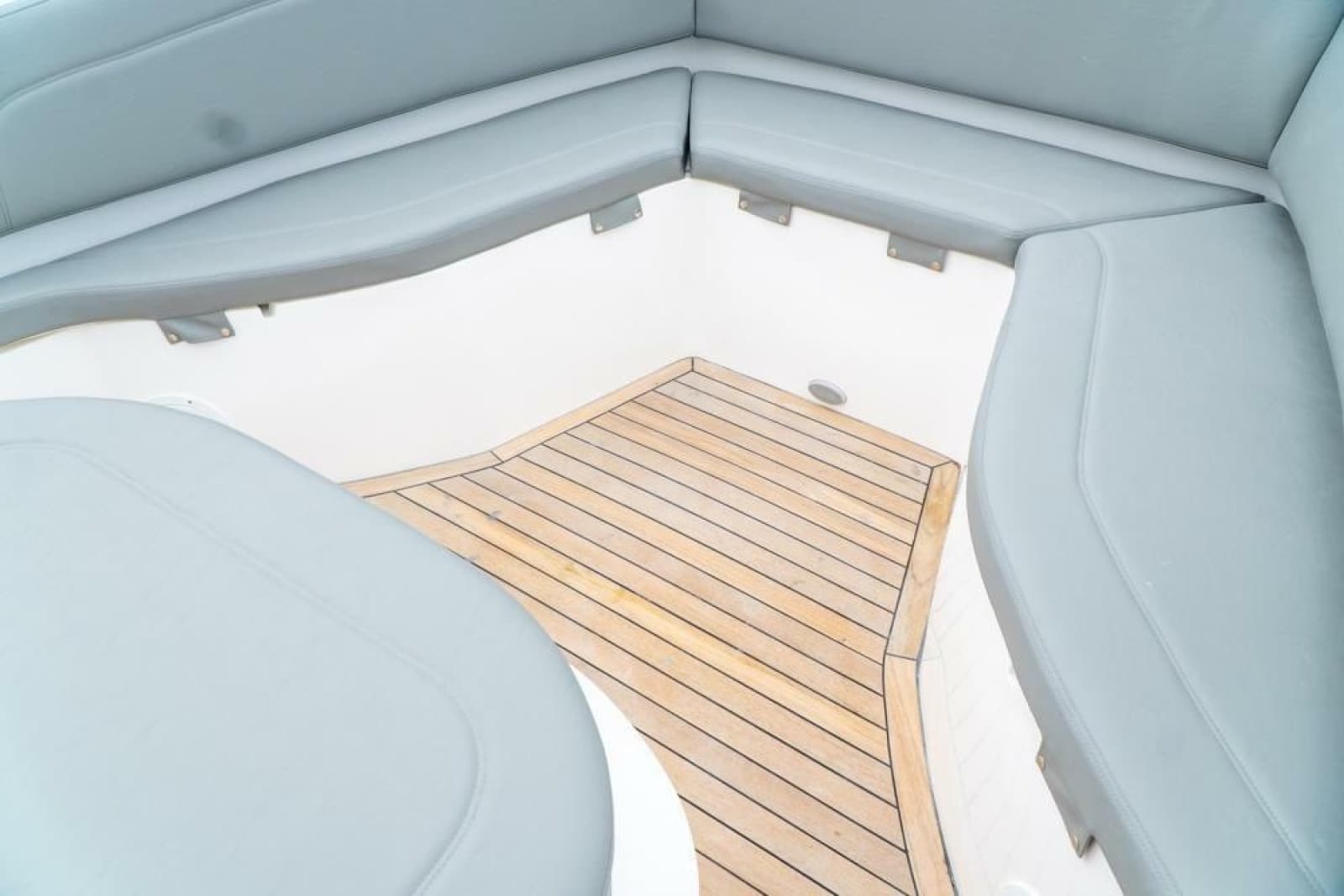 2025 Fishing Raptor 390 Solarium - Photo 12
