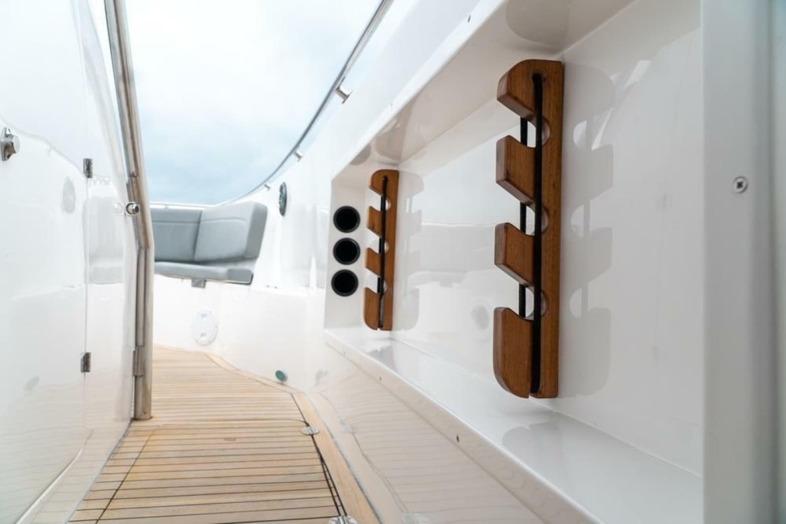 2025 Fishing Raptor 390 Solarium - Photo 14