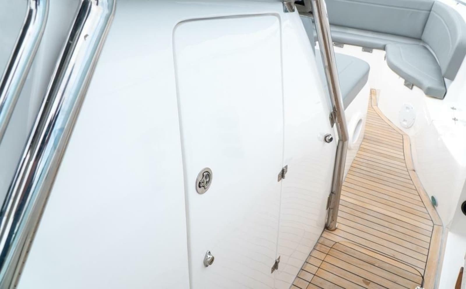 2025 Fishing Raptor 390 Solarium - Photo 11