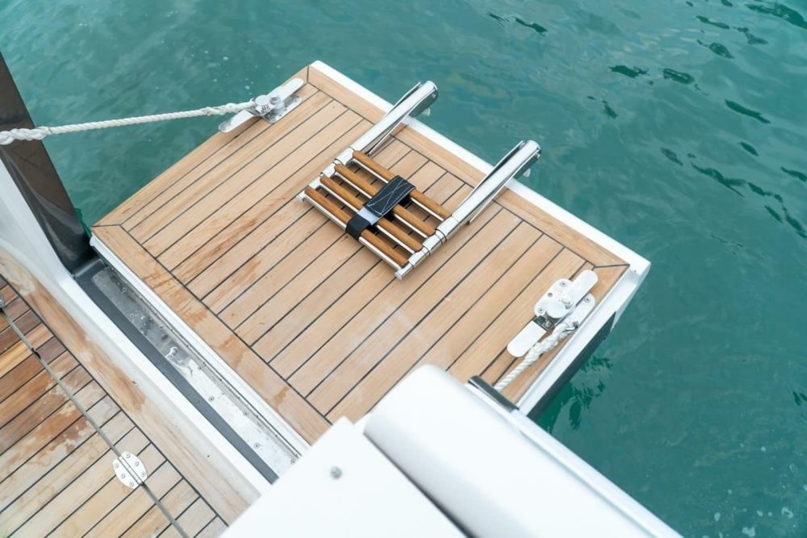 2025 Fishing Raptor 390 Solarium - Photo 9