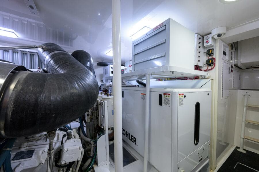 New 21kW Kohler Generator In Sound Shield With Toolbox Above