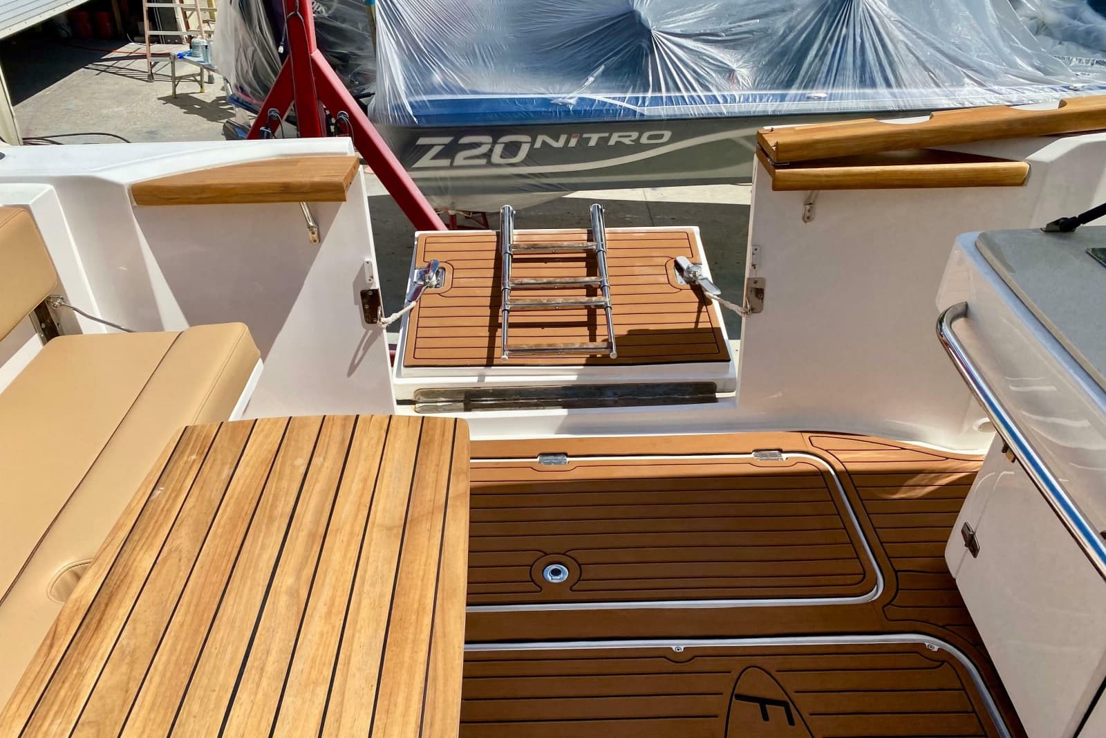2023 Fishing Raptor 390 Solarium - Photo 15