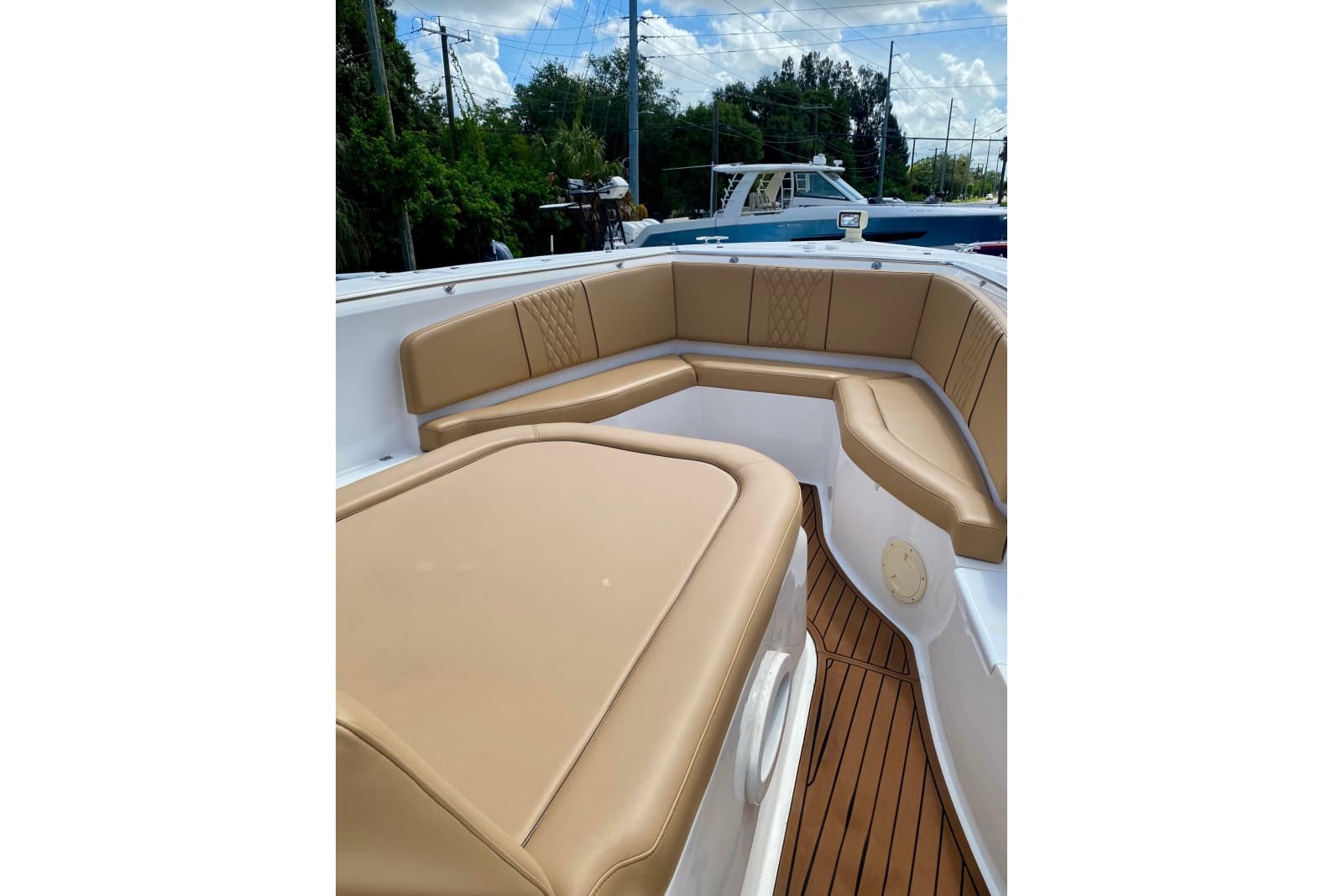 2023 Fishing Raptor 390 Solarium - Photo 4
