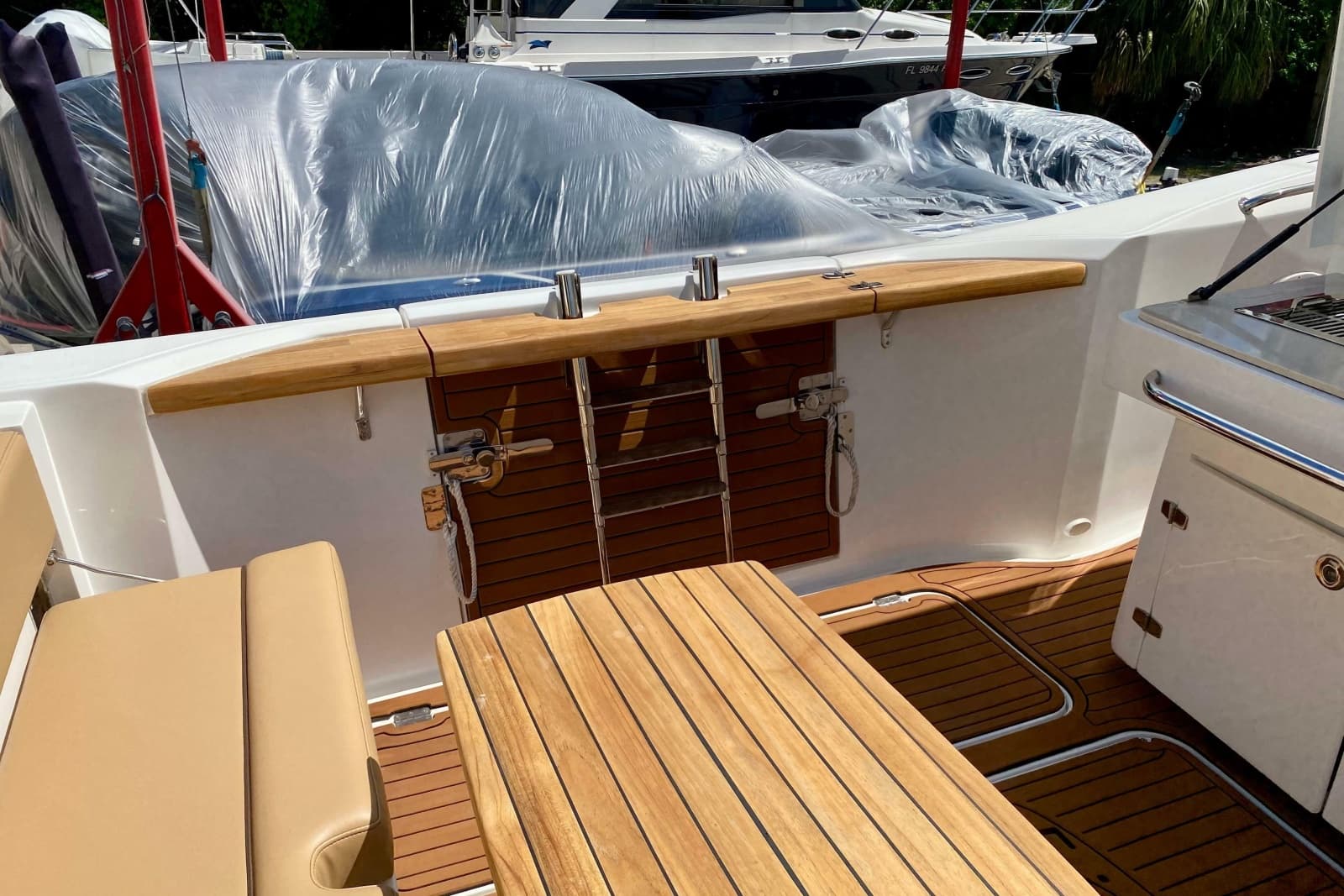 2023 Fishing Raptor 390 Solarium - Photo 14