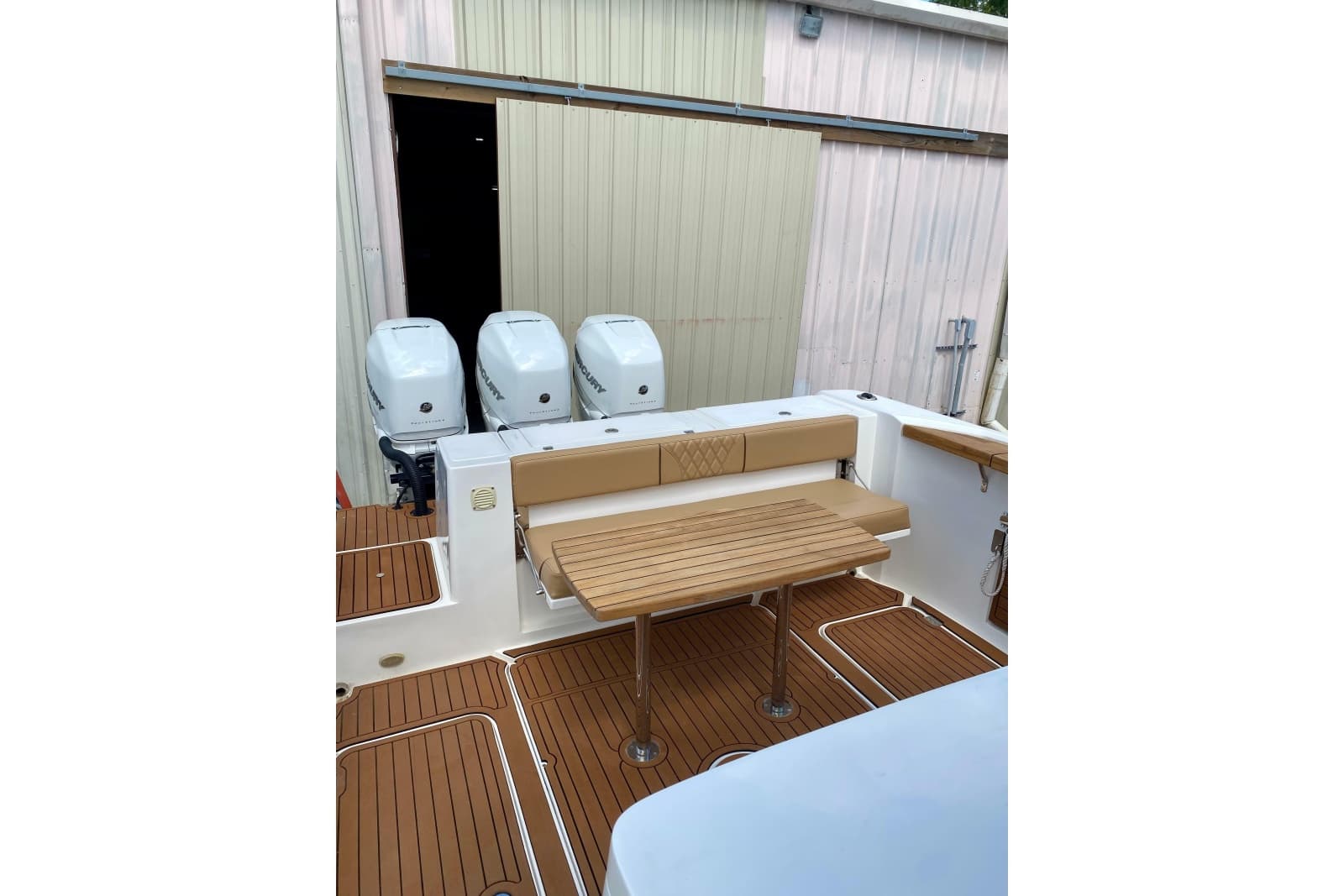 2023 Fishing Raptor 390 Solarium - Photo 12