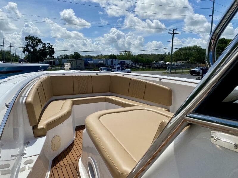 2023 Fishing Raptor 390 Solarium