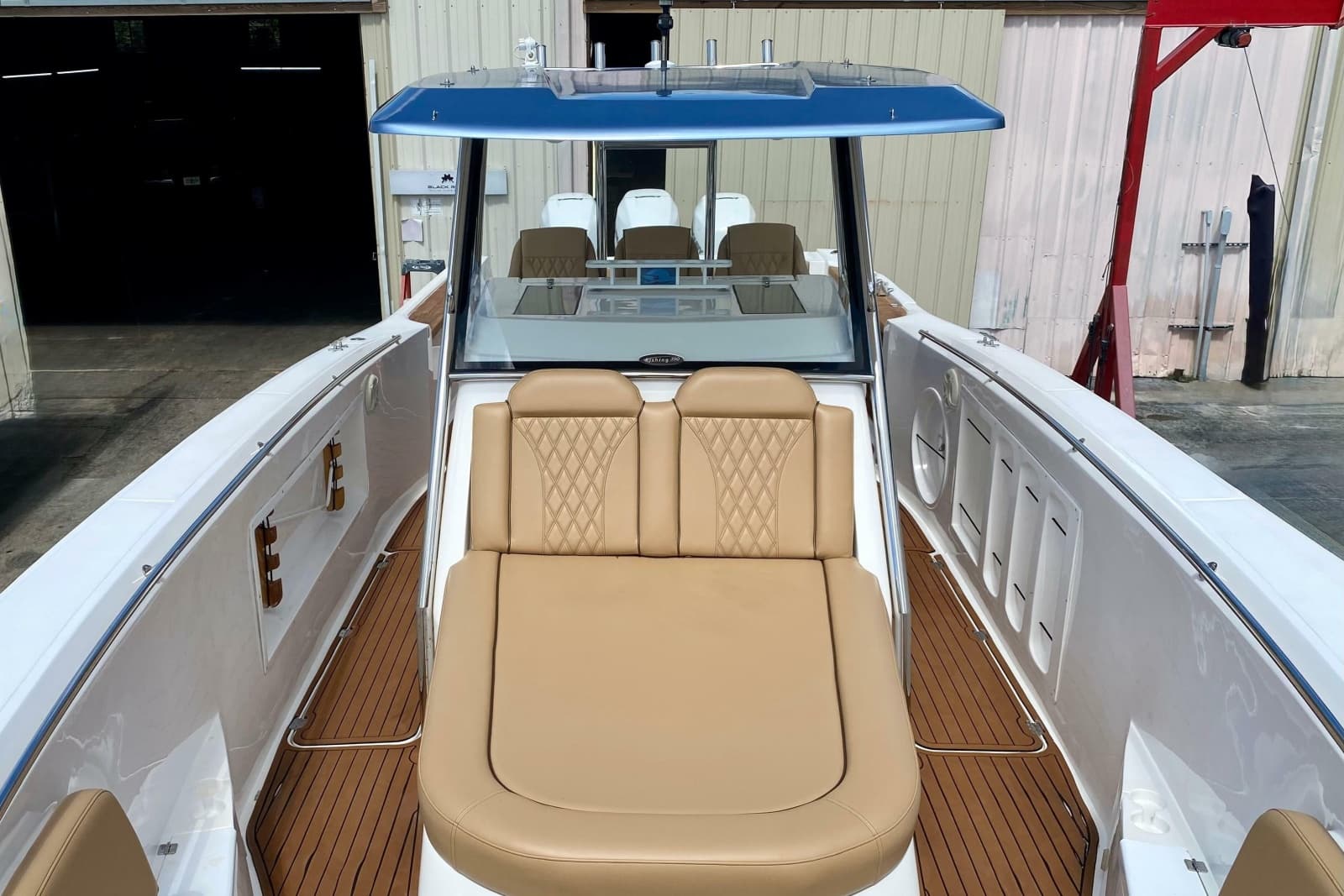 2023 Fishing Raptor 390 Solarium - Photo 3