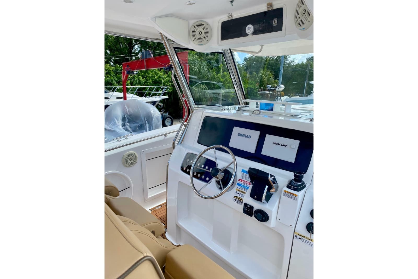2023 Fishing Raptor 390 Solarium - Photo 10