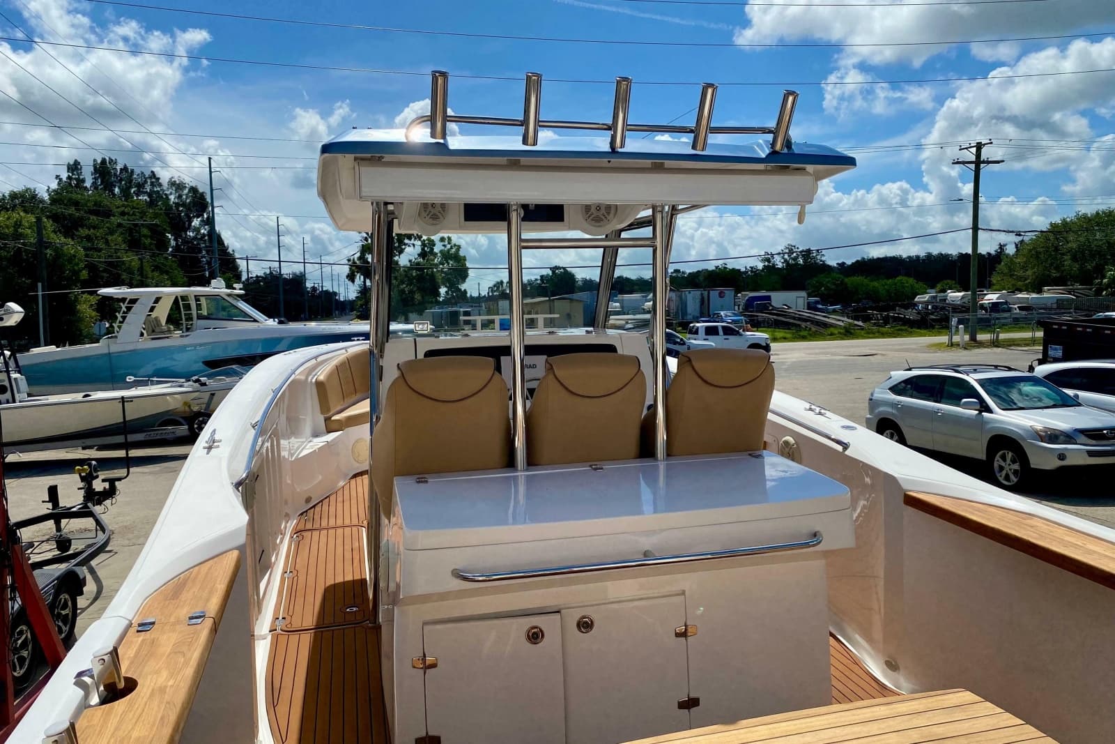 2023 Fishing Raptor 390 Solarium - Photo 6