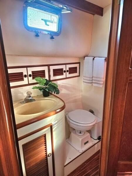 1990 Offshore Yachts 48 Yachtfisher