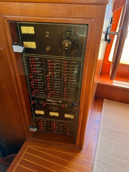 1990 Offshore Yachts 48 Yachtfisher