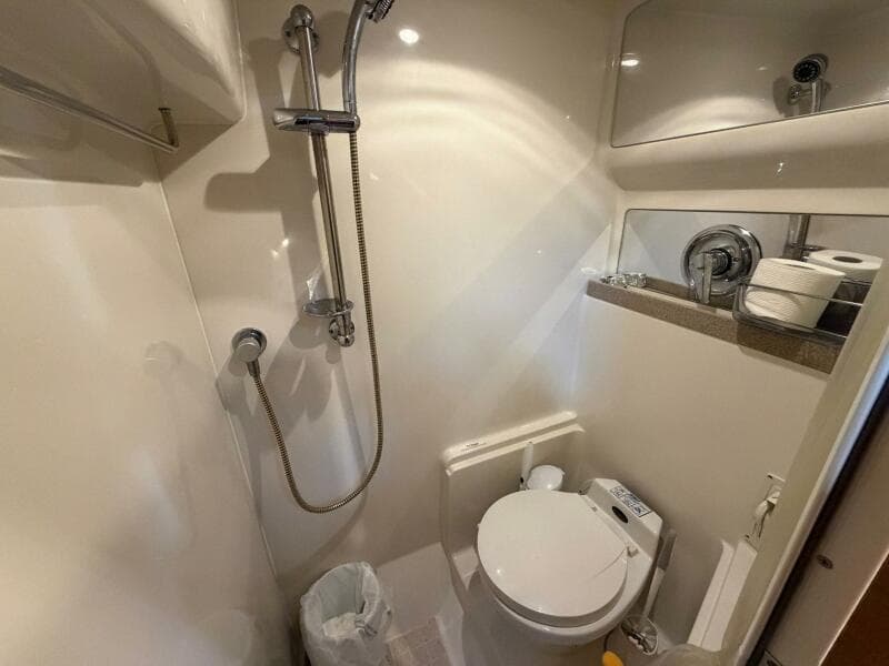 2002 Regal Commodore 3860