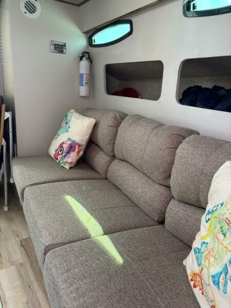 1987 Chris-Craft 284