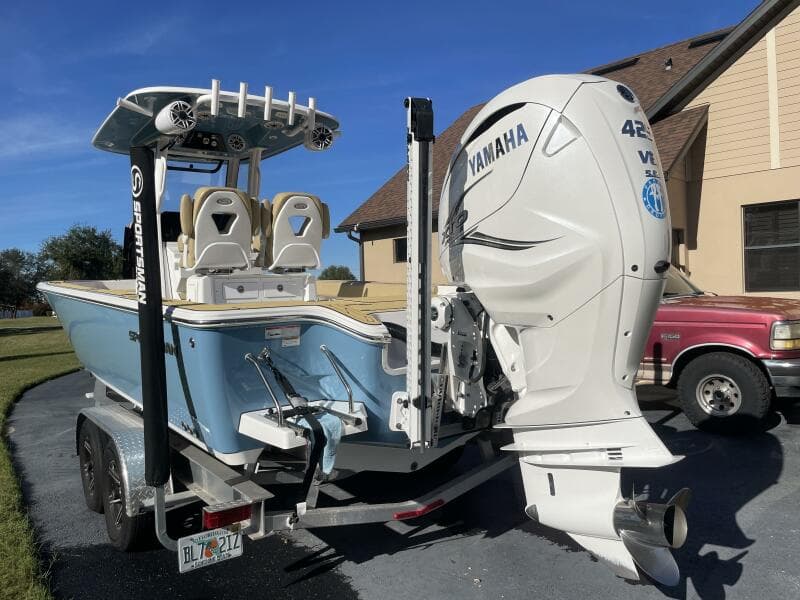 2023 Sportsman Masters 267 Bay Boat