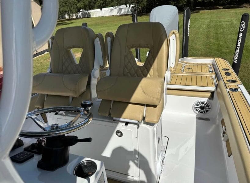 2023 Sportsman Masters 267 Bay Boat