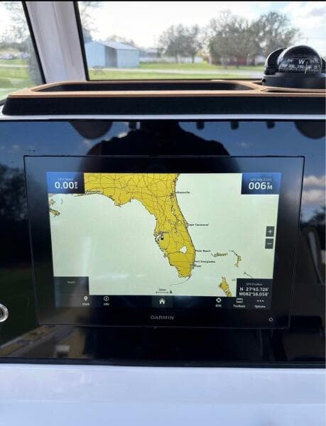 2023 Sportsman Masters 267 Bay Boat