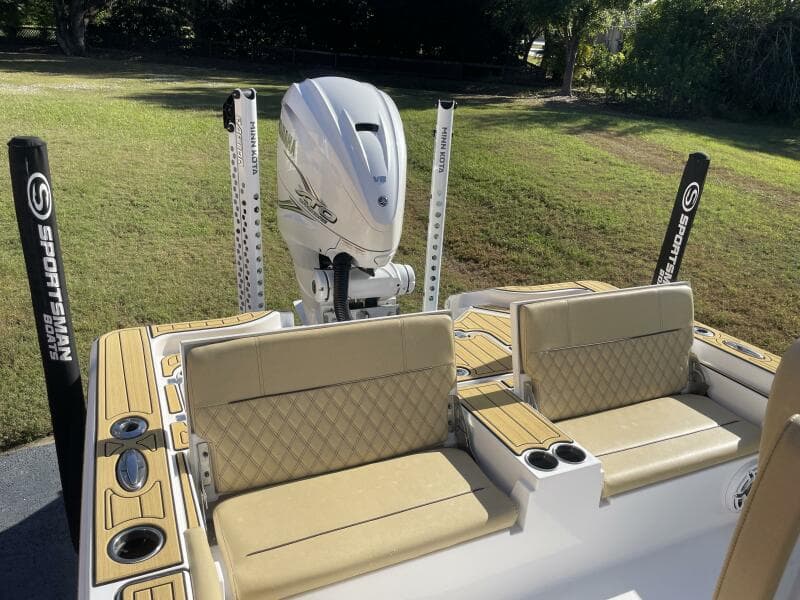 2023 Sportsman Masters 267 Bay Boat