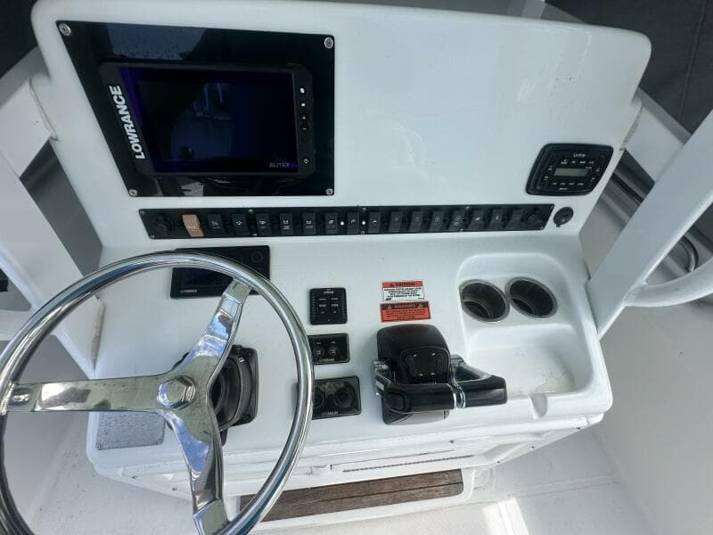 2014 Sea Hunt 27 Gamefish Forward Seating