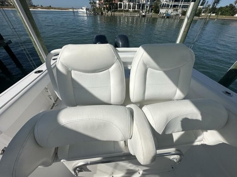 2014 Sea Hunt 27 Gamefish Forward Seating