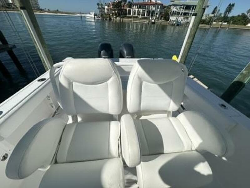 2014 Sea Hunt 27 Gamefish Forward Seating