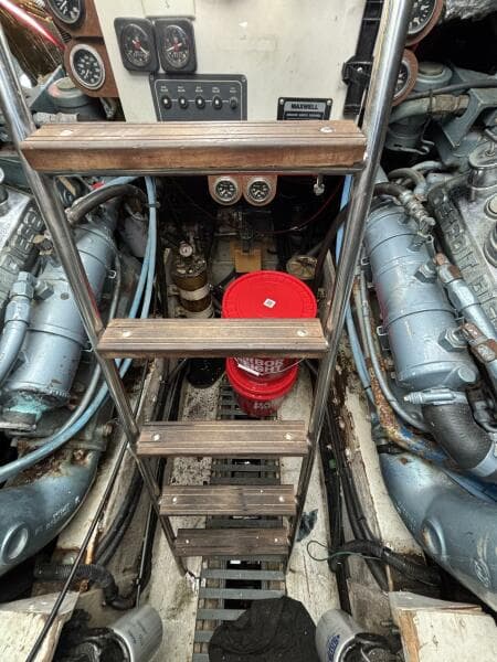 1993 Tiara Yachts 4300 Convertible