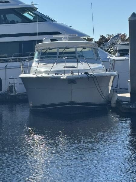 1993 Tiara Yachts 4300 Convertible
